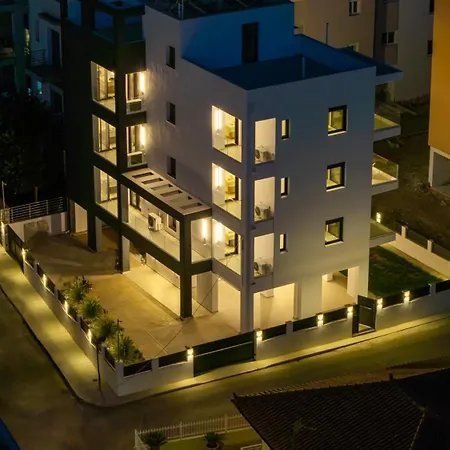Elaura Luxury Residences 2 Apartment *